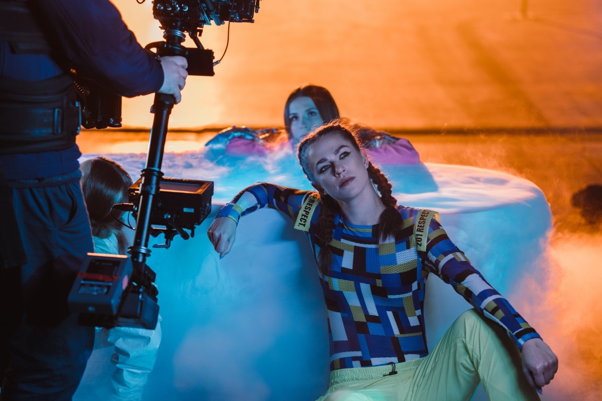 Dancers of Volt Group and Egurrola Dance Agency in Roxana Węgiel music video