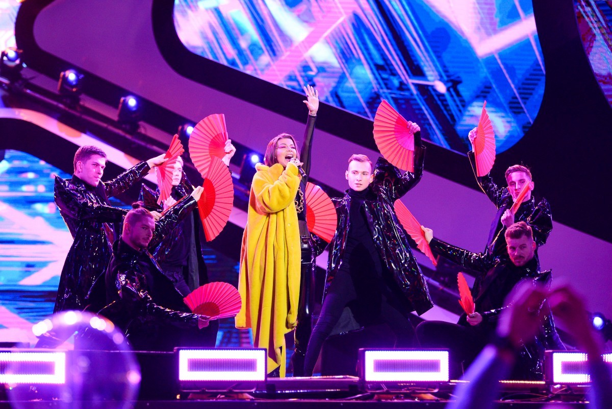 Dancers of the Volt group and Egurrola Dance Agency on one stage with Edyta Górniak