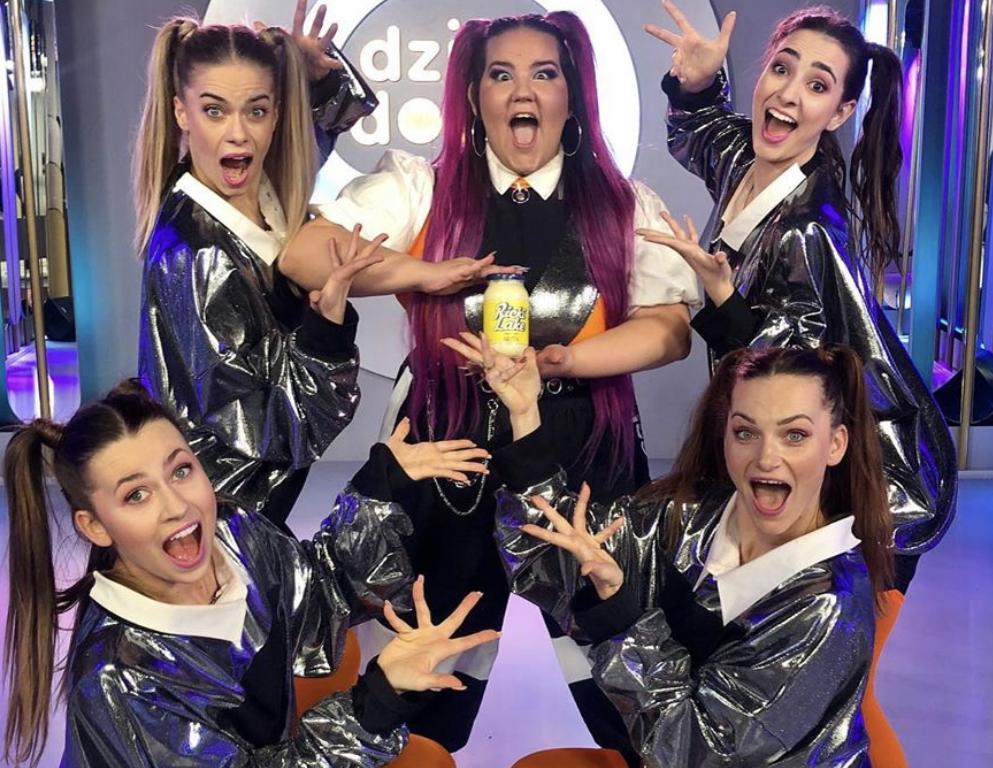 Dancers Egurrola Dance Agency and Netta Barzilai on the studio stage Dzień Dobry TVN!