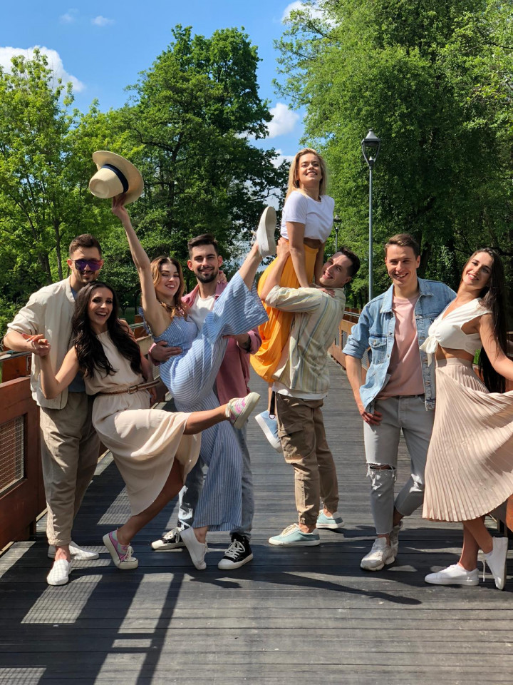 EDA dancers during the summer tour spot of TVP2!