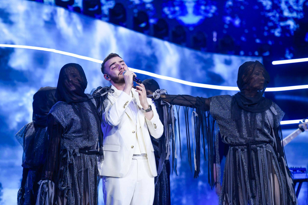 VOLT GROUP DANCERS REUNITE WITH KRYSTIAN OCHMAN!